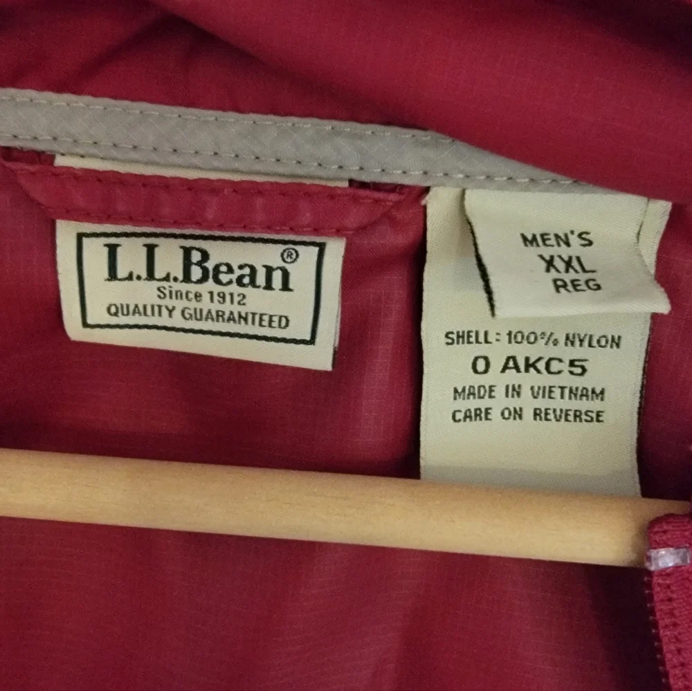 L.L. Bean‎ Men's Windbreaker Jacket Full Zip Hooded Bordeaux Nylon Gorpcore